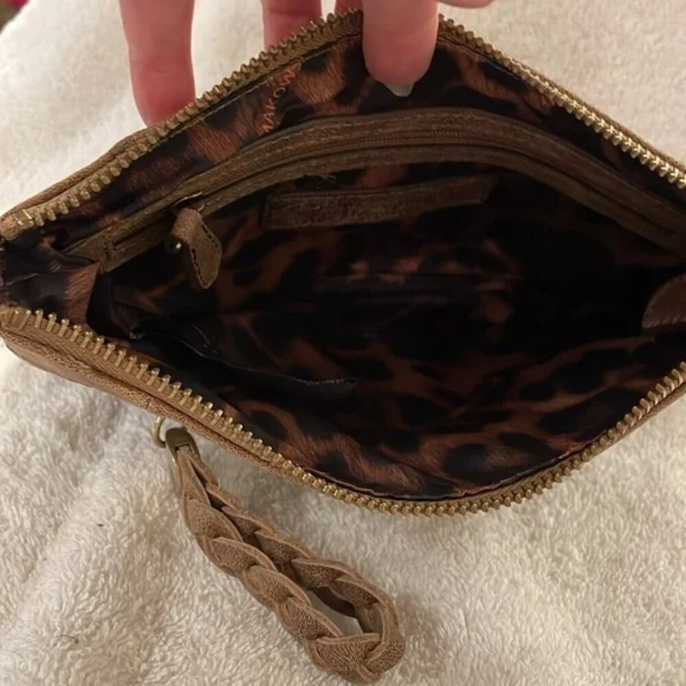 EUC B Makowsky Genuine Leather Crossbody Handbag. Taupe Color - Picture 7 of 9